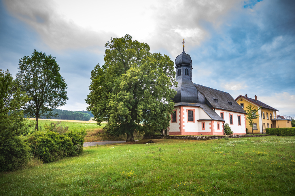 Lais Puzzle - St. Georgs-Kirche bei Altenkunstadt - 2.000 Teile p-277678