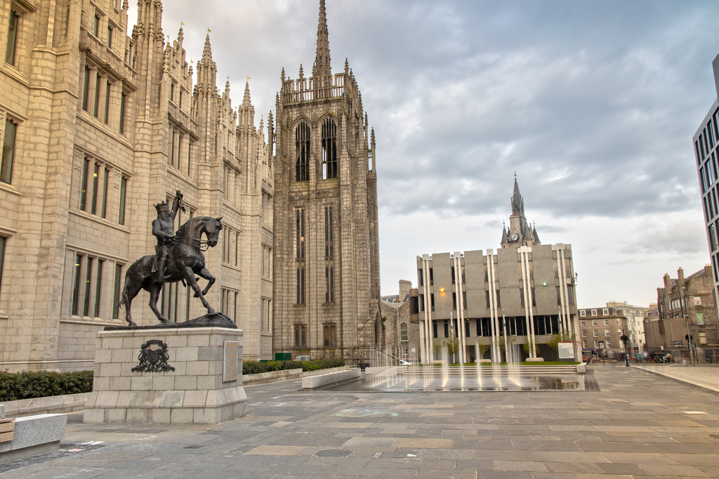 Lais Puzzle - Außenansicht des Marischal College in Aberdeen, Schottland - 2.000 Teile p-278054