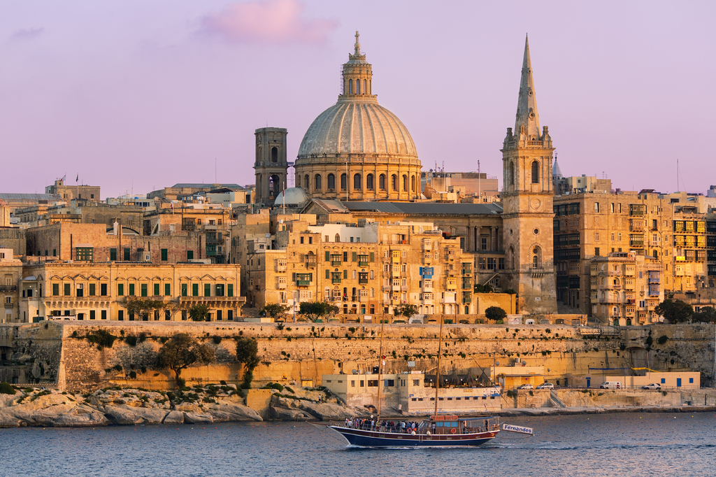 Lais Puzzle - Malta, Valletta, Skyline mit anglikanischer St. Pauls Kathedrale und Karmeliterkirche von Sliema aus - 2.000 Teile p-278102