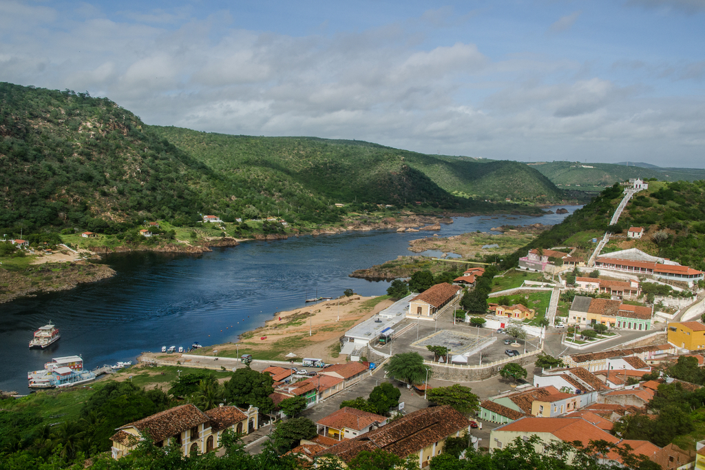 Lais Puzzle - Landschaften der Stadt Piranhas, wo der San Francisco River fließt. Piranhas, Alagoas, Brasilien - 2.000 Teile p-278201