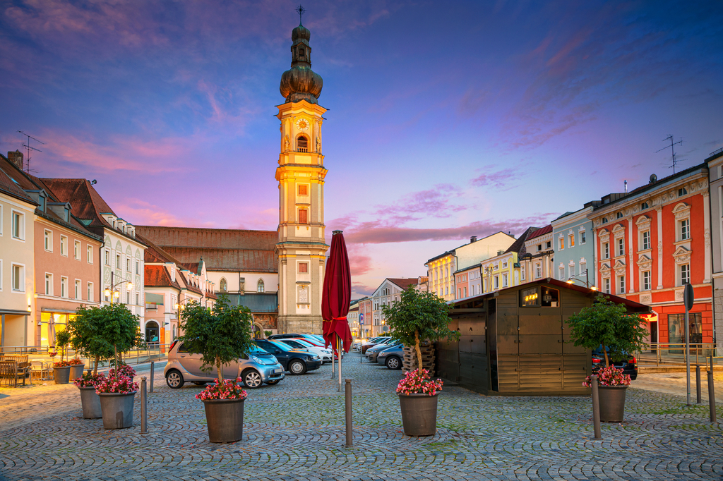 Lais Puzzle - Deggendorf, Germany. Cityscape image of Deggendorf, Germany during sunset. - 2.000 Teile p-278277