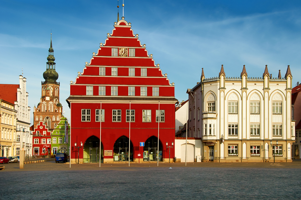 Lais Puzzle - Alter Markt mit Rathaus der Stadt Greifswald - 2.000 Teile p-278541