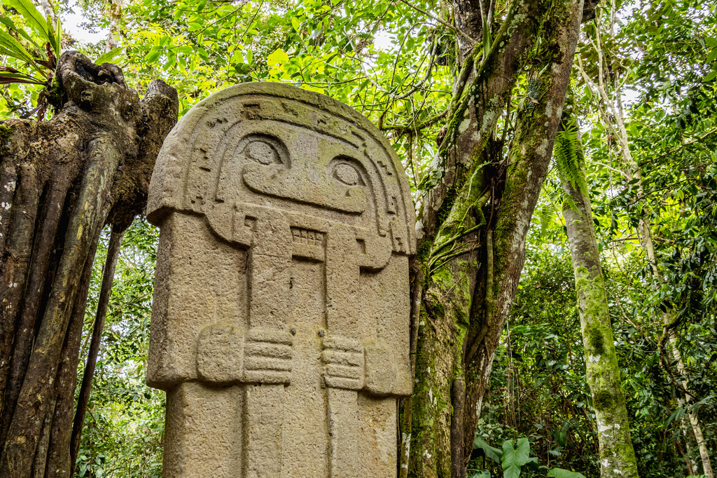 Lais Puzzle - Präkolumbianische Skulptur, Archäologischer Park San Agustin, Departamento Huila, Kolumbien - 2.000 Teile p-278608