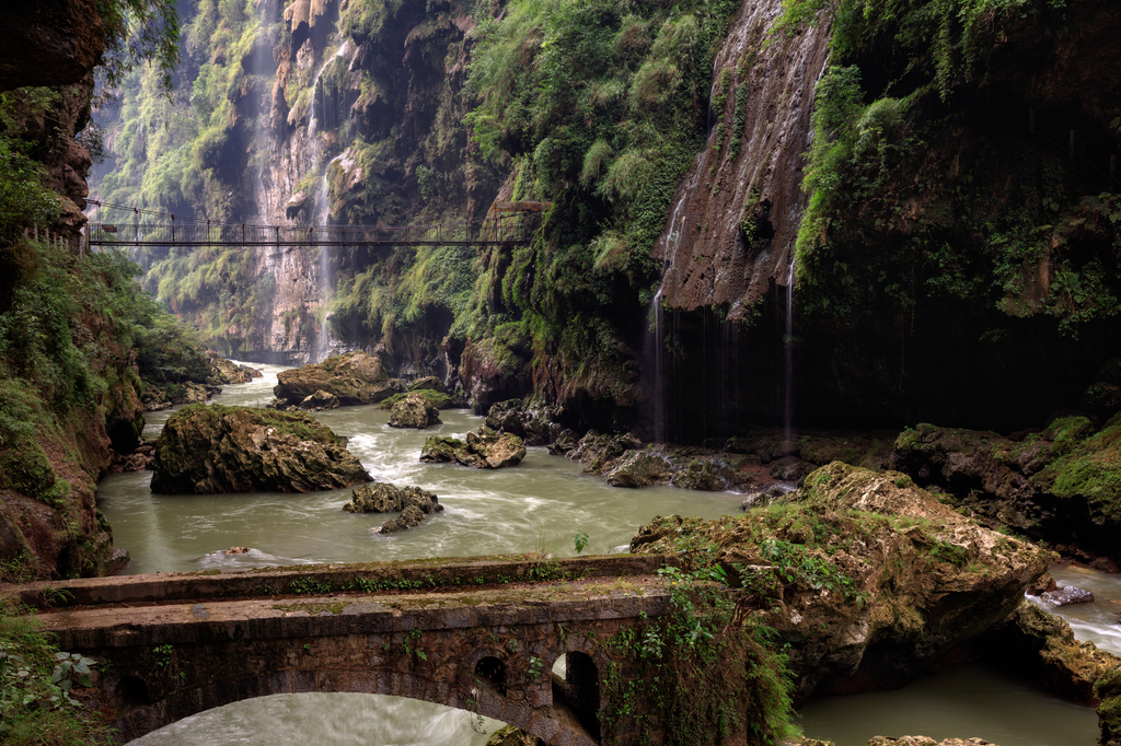 Lais Puzzle - Wasserfall, Xingyi, Guizhou China - 2.000 Teile p-278738