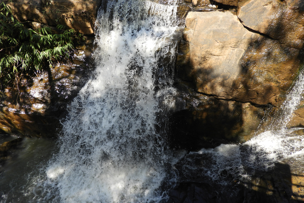 Lais Puzzle - Kothapally oder Kothapalli Wasserfälle in der Nähe von Lambasingi, Indien - 2.000 Teile p-278879