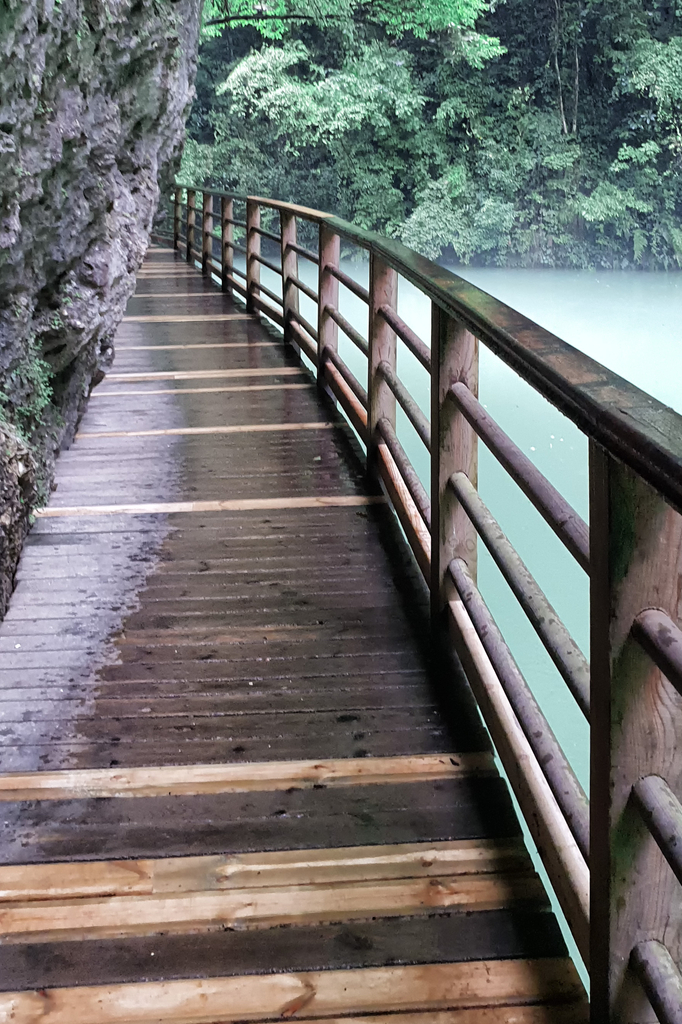 Lais Puzzle - Grand Canyon Glass Bridge Wanderweg in Wulingyuan-Zhangjiajie, China - 2.000 Teile p-279533