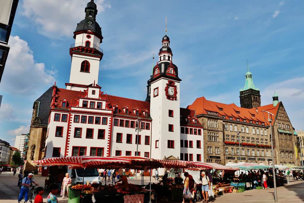 Lais Puzzle - Altes und Neues Rathaus am Marktplatz in Chemnitz - 2.000 Teile p-279750