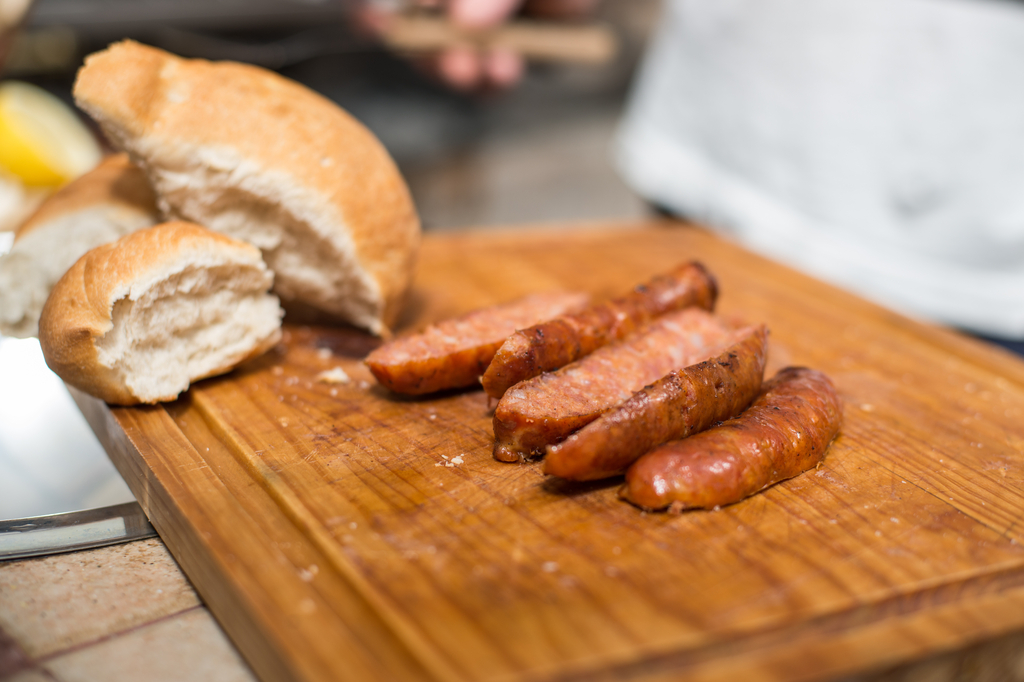Lais Puzzle - Chilenische Longaniza De Chillan. Es ist eine typische chilenische Wurst, die auf dem Grill oder "Asado" gekocht wird - 2.000 Teile p-279780