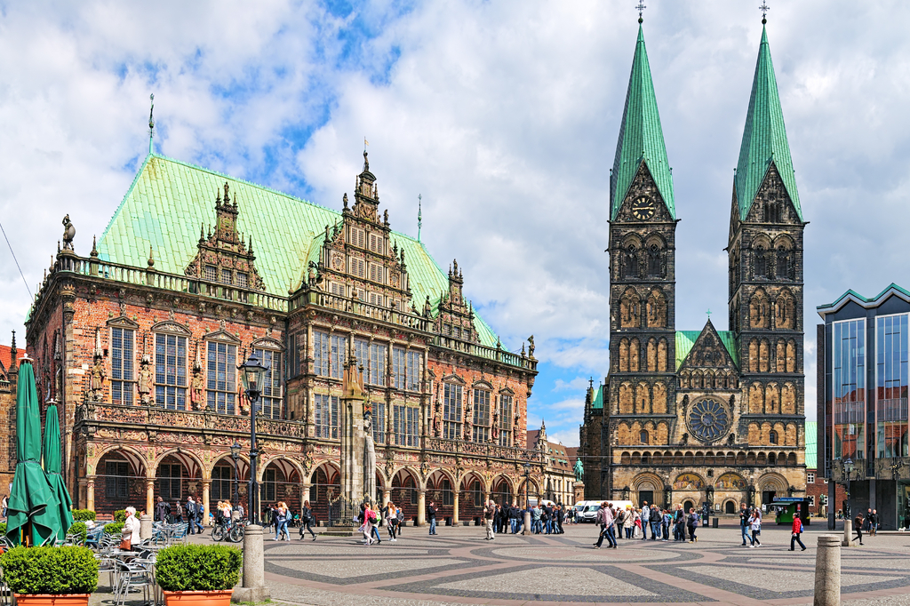 Lais Puzzle - Panoramablick auf den Bremer Marktplatz mit Rathaus und Bremer Dom, Deutschland - 2.000 Teile p-280470