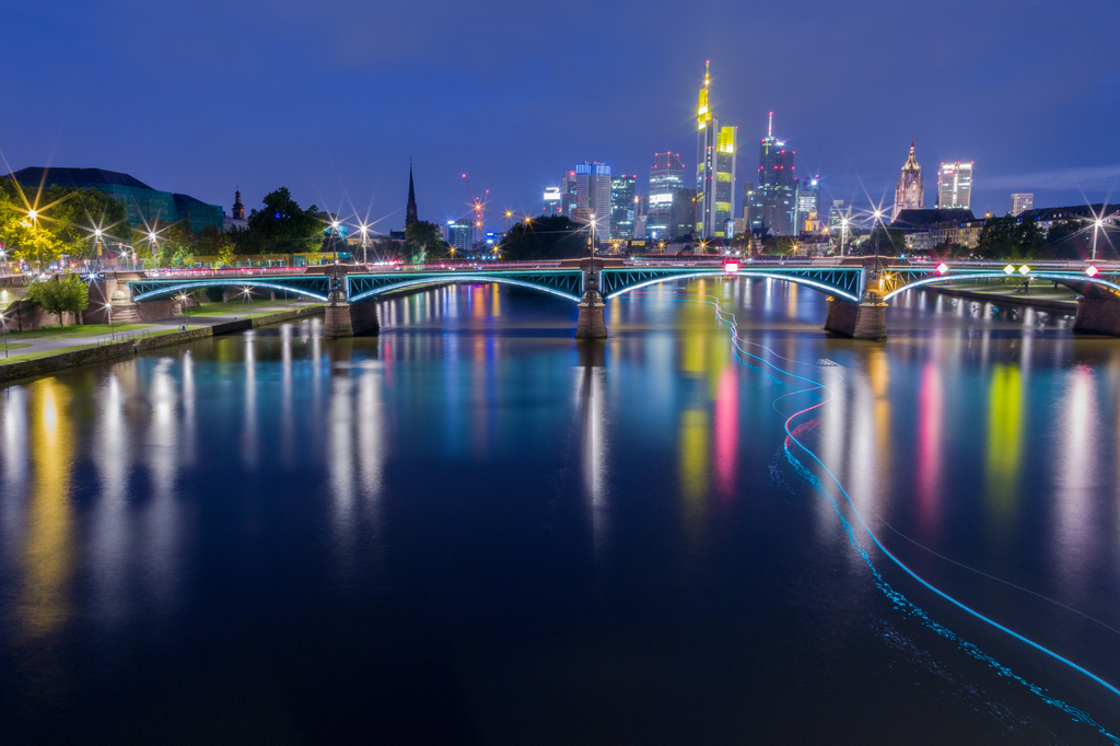 Lais Puzzle - Nacht in Frankfurt am Main vom Main aus - 2.000 Teile p-281213