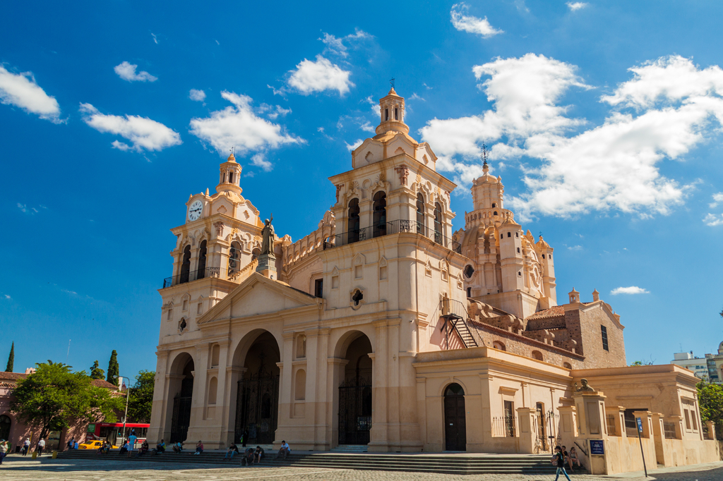 Lais Puzzle - Cordoba, Argentinien: Blick auf die Kathedrale von Cordoba (Our Lady of the Assumption) - 2.000 Teile p-281555