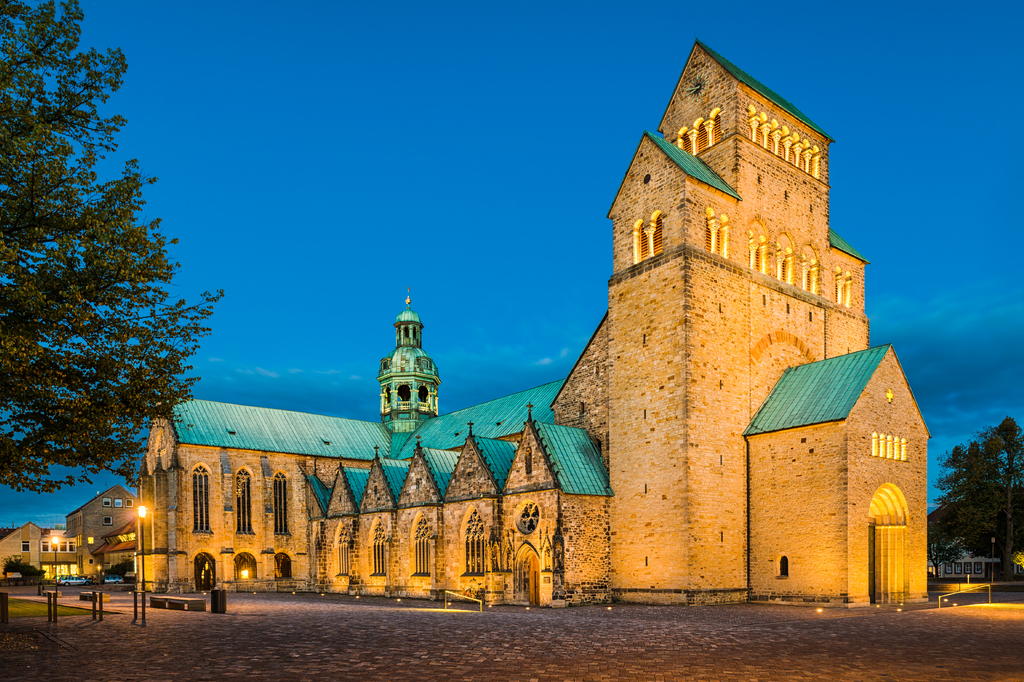 Lais Puzzle - Ansicht des Hildesheimer Doms, Hildesheim, Deutschland. - 2.000 Teile p-281753
