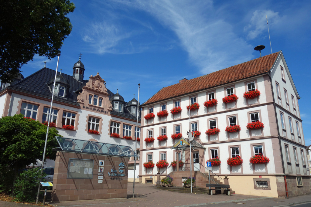 Lais Puzzle - Rathaus von Bad Salzschlirf - 2.000 Teile p-281916