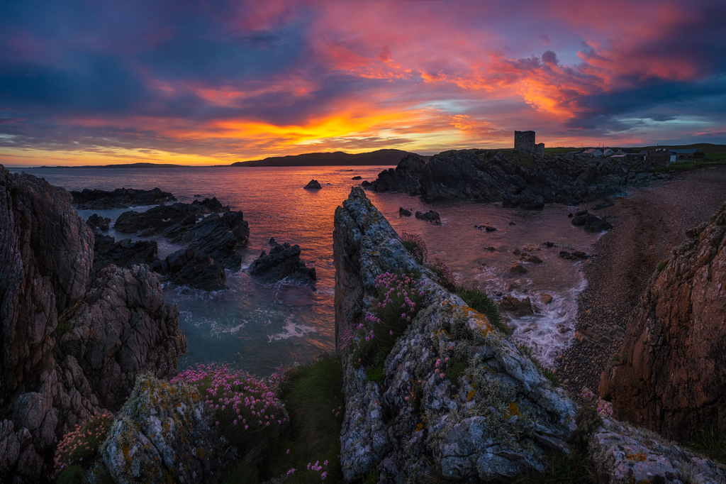 Lais Puzzle - Landschaft der Grafschaft Donegal in Irland am Morgen mit der Burg - 2.000 Teile p-282038