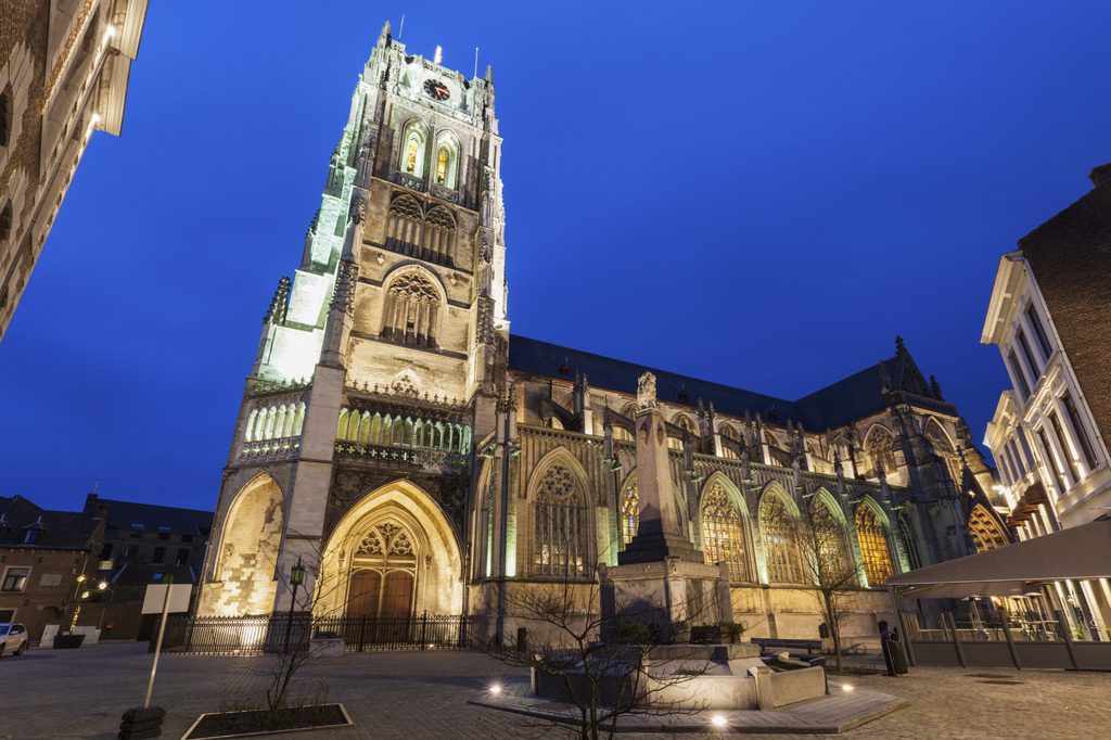 Lais Puzzle - Panorama von Tongeren bei Nacht - 2.000 Teile p-282486