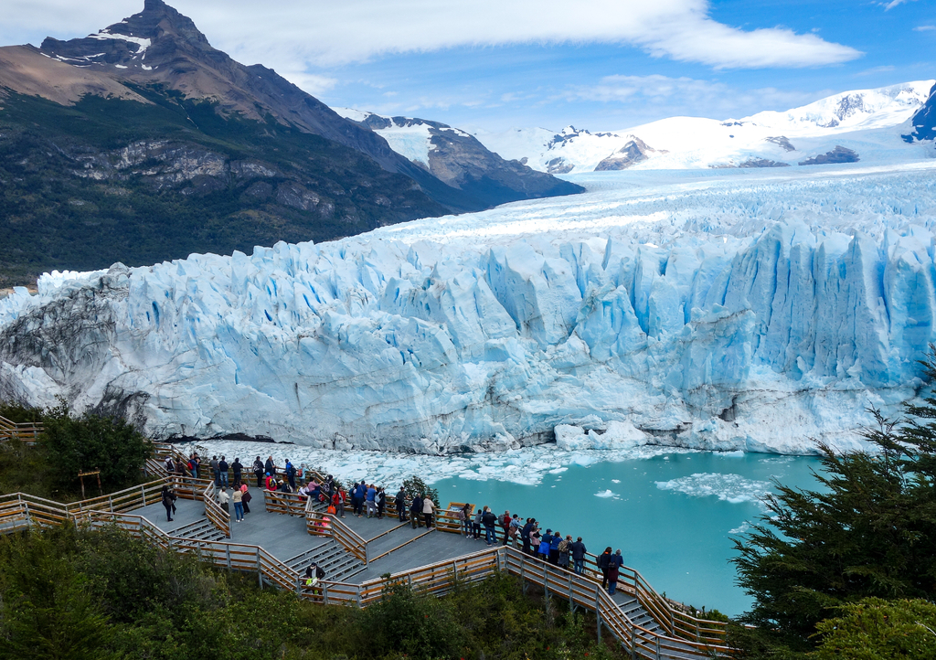 Lais Puzzle - Touristen genießen den Blick auf den Perito-Moreno-Gletscher in Patagonien, Argentinien - 1.000 Teile p-283247