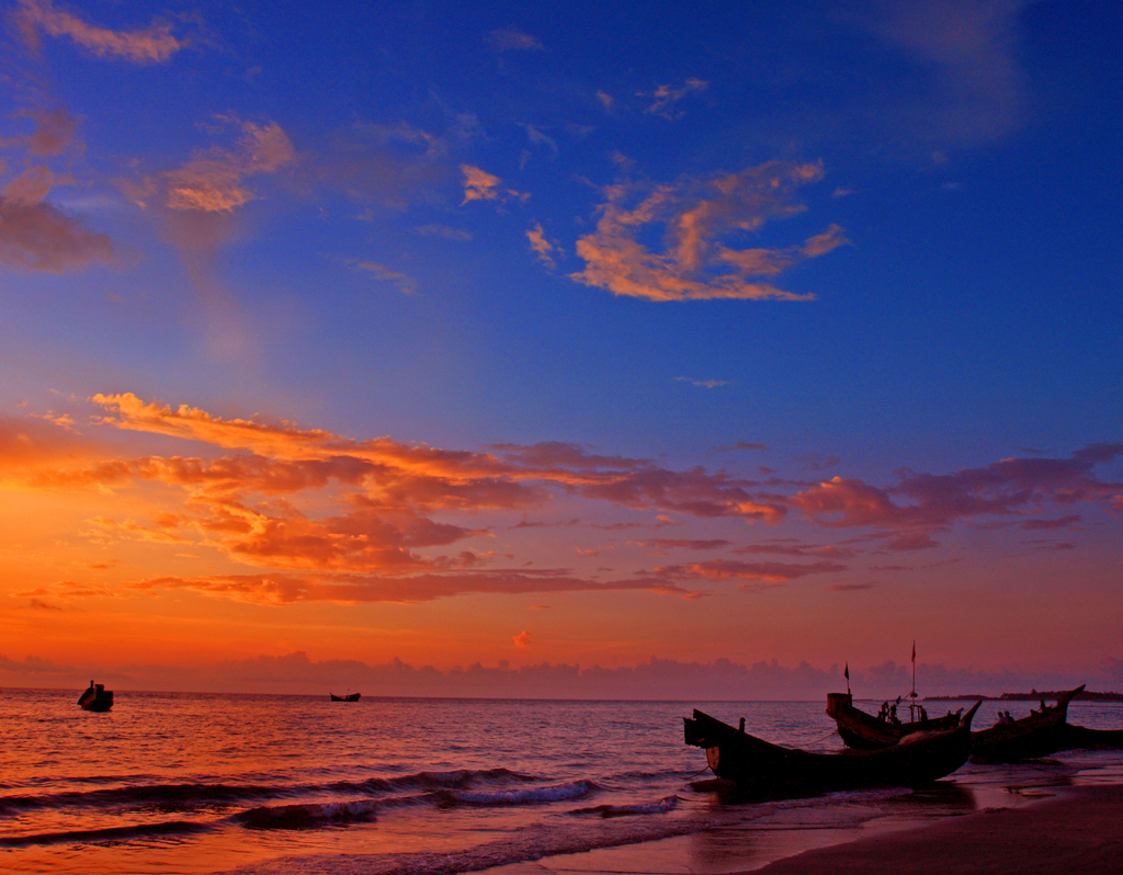 Lais Puzzle - Sonnenaufgang auf der Saint-Martin-Insel Die Saint-Martin-Insel, lokal bekannt als Narkel Jinjira, ist die einzige Koralleninsel und einer der berühmtesten Touristenorte Bangladeschs - 40, 100, 200, 500, 1.000 & 2.000 Teile p-285007