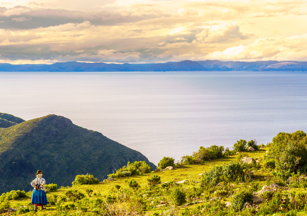 Lais Puzzle - Blick auf eine indigene Frau auf der Isla de Sol am Titicacasee in Bolivien - 1.000 Teile p-285737