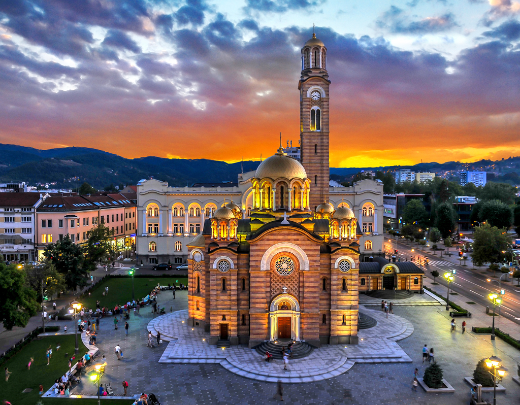 Lais Puzzle - Christ-Erlöser-Kathedrale in Banja Luka, Republika Srpska, Bosnien und Herzegowina - 40, 100, 200, 500, 1.000 & 2.000 Teile p-285967