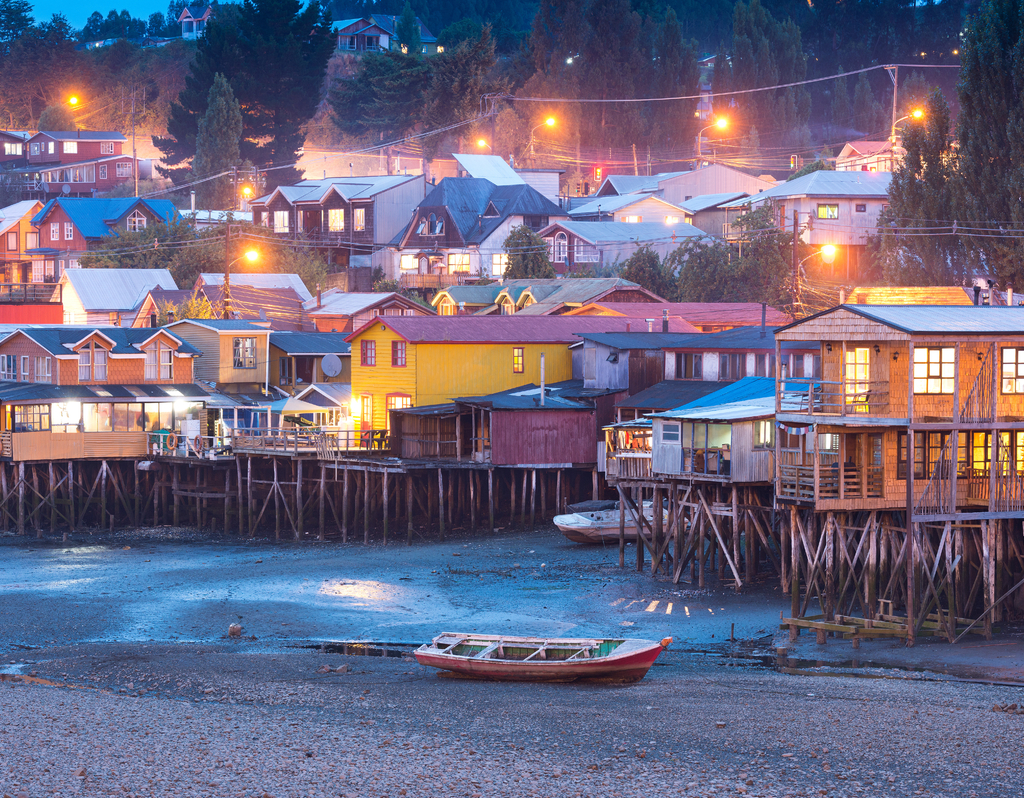 Lais Puzzle - Traditionelle Stelzenhäuser, so genannte Palafitos, in der Stadt Castro auf der Insel Chiloe in Südchile - 40, 100, 200, 500, 1.000 & 2.000 Teile p-286969