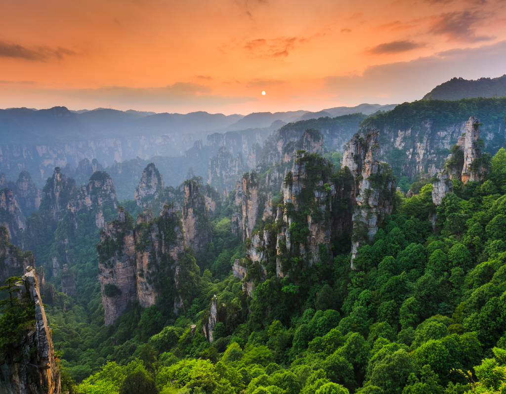 Lais Puzzle - Zhangjiajie Nationaler Waldpark bei Sonnenuntergang, Wulingyuan, Hunan, China - 40, 100, 200, 500, 1.000 & 2.000 Teile p-287329