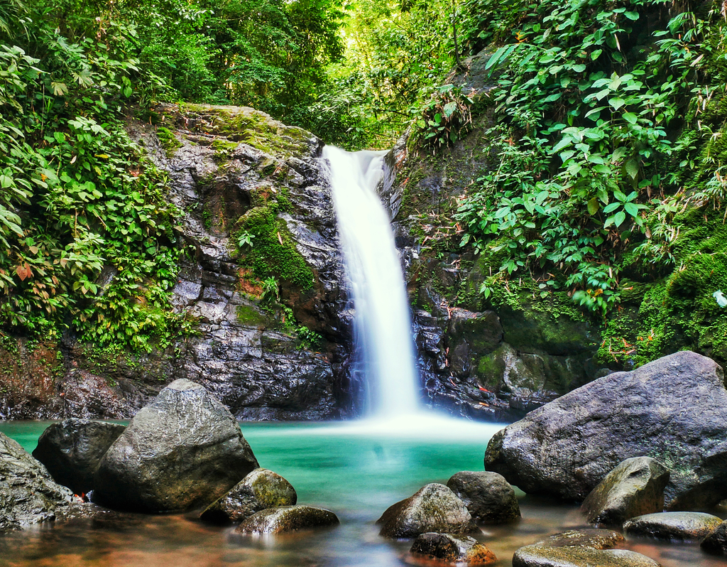 Lais Puzzle - Wunderschöner Wasserfall in Costa Rica Uvita mit Langzeitbelichtung - 40, 100, 200, 500, 1.000 & 2.000 Teile p-287641