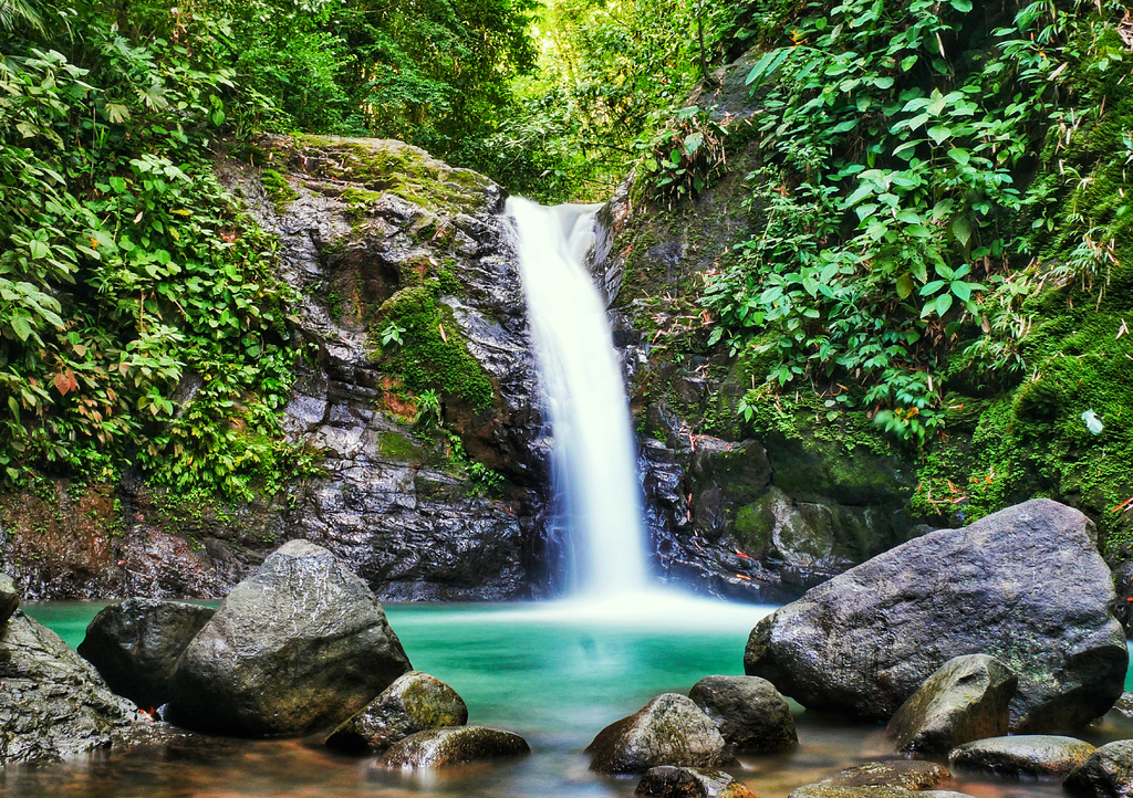 Lais Puzzle - Wunderschöner Wasserfall in Costa Rica Uvita mit Langzeitbelichtung - 1.000 Teile p-287645