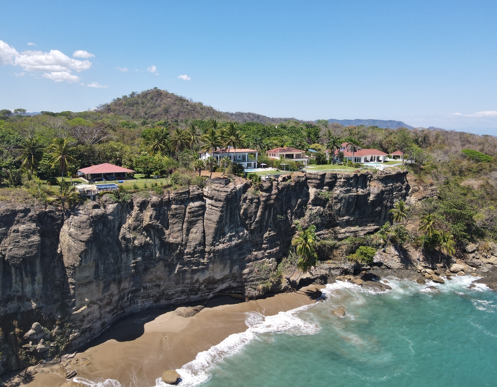 Lais Puzzle - Luftaufnahme von Montezuma und Tango Mar in Puntarenas, Costa Rica - 40, 100, 200, 500, 1.000 & 2.000 Teile p-287695