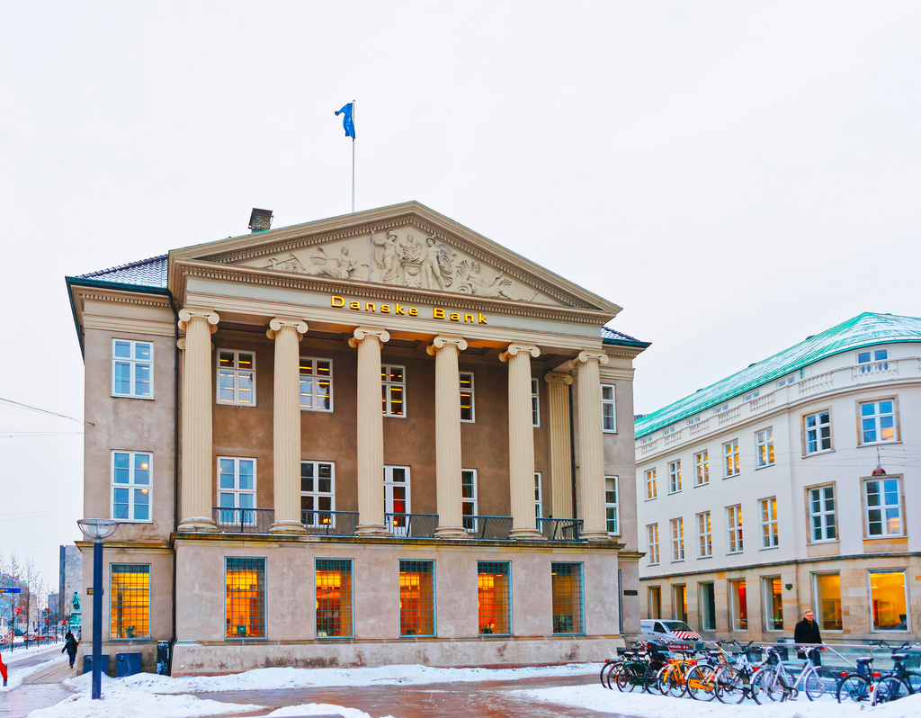 Lais Puzzle - Danske Bank in Kopenhagen im Winter - 40, 100, 200, 500, 1.000 & 2.000 Teile p-287707