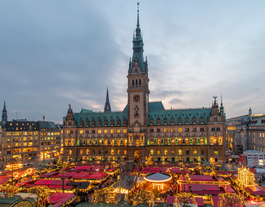 Lais Puzzle - Hamburg zu Weihnachten - Weihnachtsmarkt auf dem Rathausmarkt - 40, 100, 200, 500, 1.000 & 2.000 Teile p-289039