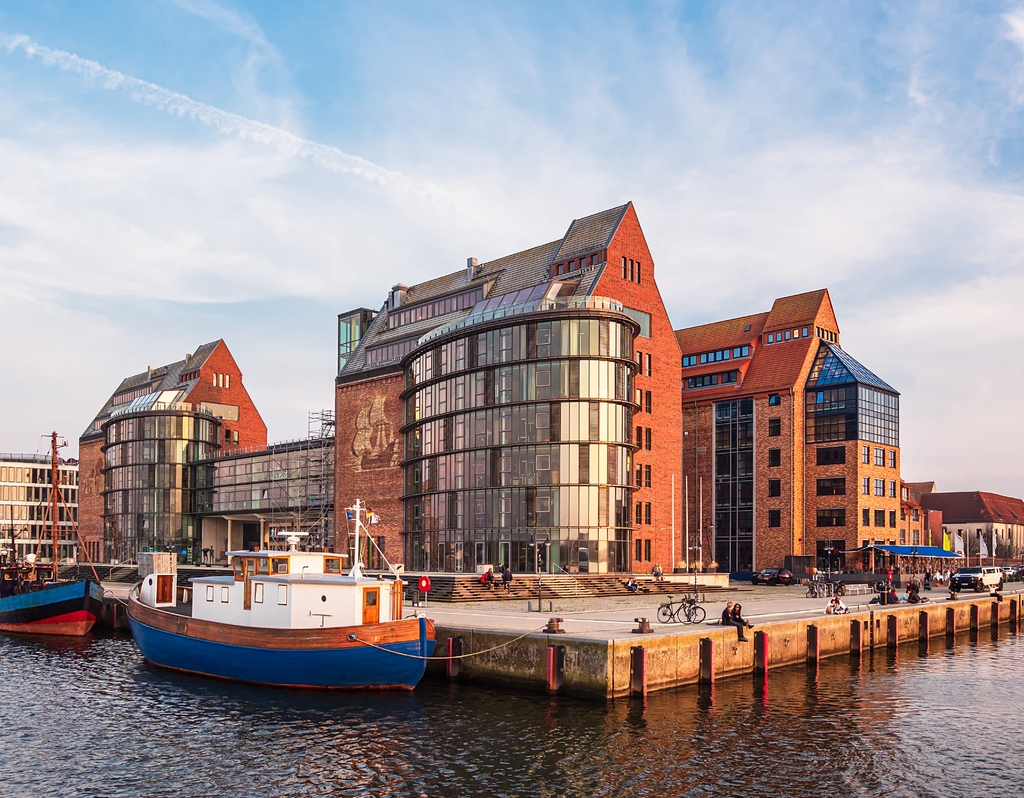 Lais Puzzle - Blick auf die Silohalbinsel in Rostock - 40, 100, 200, 500, 1.000 & 2.000 Teile p-289495