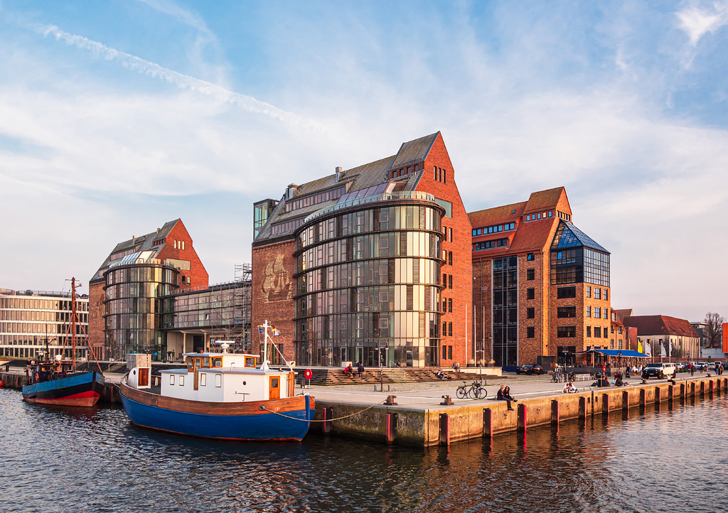 Lais Puzzle - Blick auf die Silohalbinsel in Rostock - 1.000 Teile p-289499