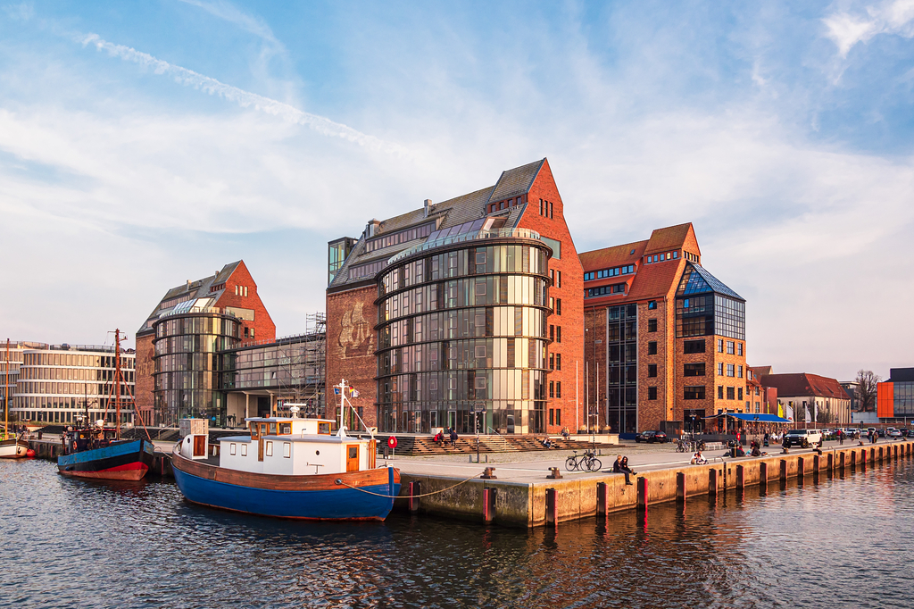 Lais Puzzle - Blick auf die Silohalbinsel in Rostock - 2.000 Teile p-289500