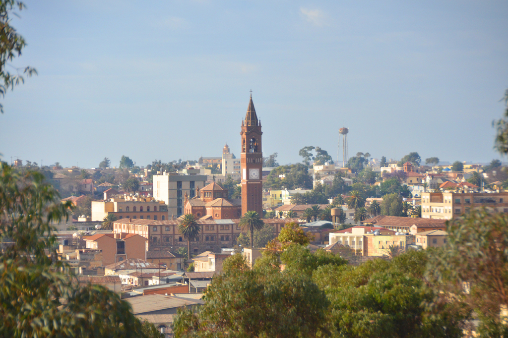 Lais Puzzle - Asmara - die Hauptstadt und größte Siedlung in Eritrea - 2.000 Teile p-289752