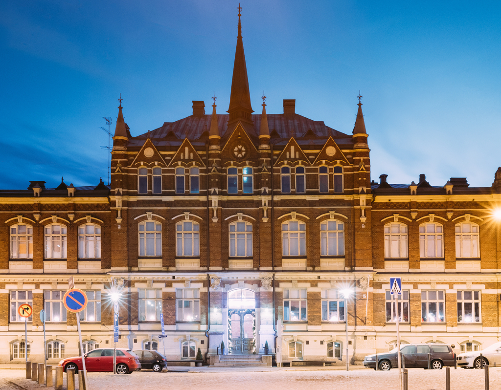 Lais Puzzle - Helsinki, Finnland. Finnisches Designmuseum oder Designmuseo-Gebäude - 40, 100, 200, 500, 1.000 & 2.000 Teile p-290011