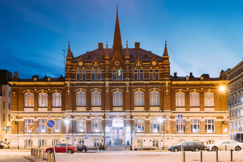 Lais Puzzle - Helsinki, Finnland. Finnisches Designmuseum oder Designmuseo-Gebäude - 2.000 Teile p-290016