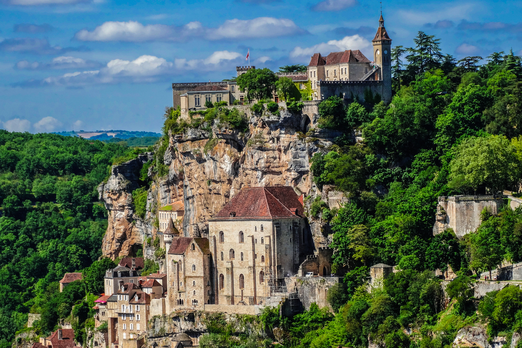 Lais Puzzle - Rocamadour mittelalterliches Heiligtum Stadtbild mit blauem Himmel und einige Wolken, Lot, Frankreich - 2.000 Teile p-290772