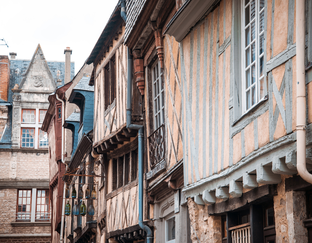 Lais Puzzle - Ansicht eines antiken Gebäudes in der Altstadt von Le Mans, Frankreich - 40, 100, 200, 500, 1.000 & 2.000 Teile p-291553