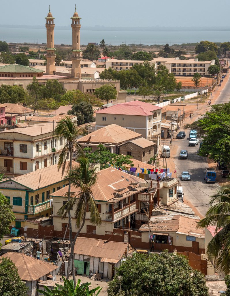Lais Puzzle - Luftaufnahme von Minaretten und Häusern in Banjul, Gambia - 40, 100, 200, 500, 1.000 & 2.000 Teile p-291739