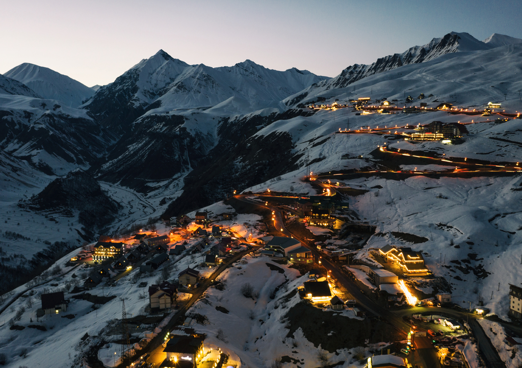 Lais Puzzle - Ferienort Gudauri, Kaukasusgebirge in Georgien - 1.000 Teile p-291857