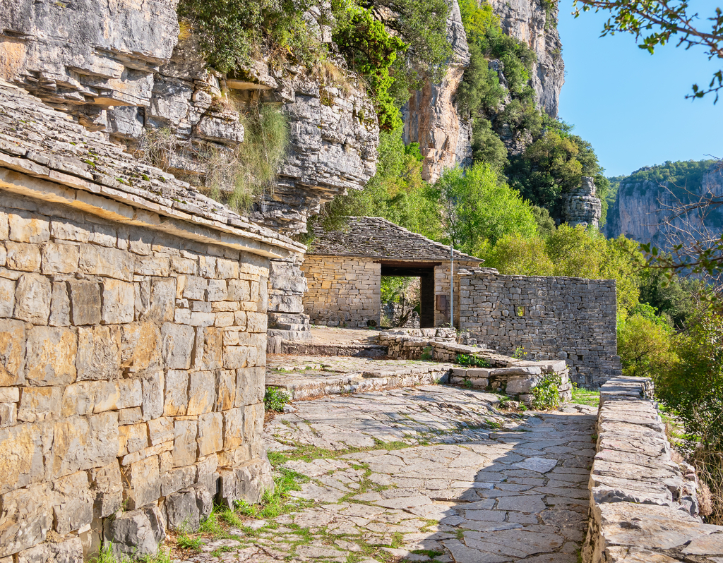 Lais Puzzle - Kloster von Agia Paraskevi. Monodendri, Griechenland - 40, 100, 200, 500, 1.000 & 2.000 Teile p-292909