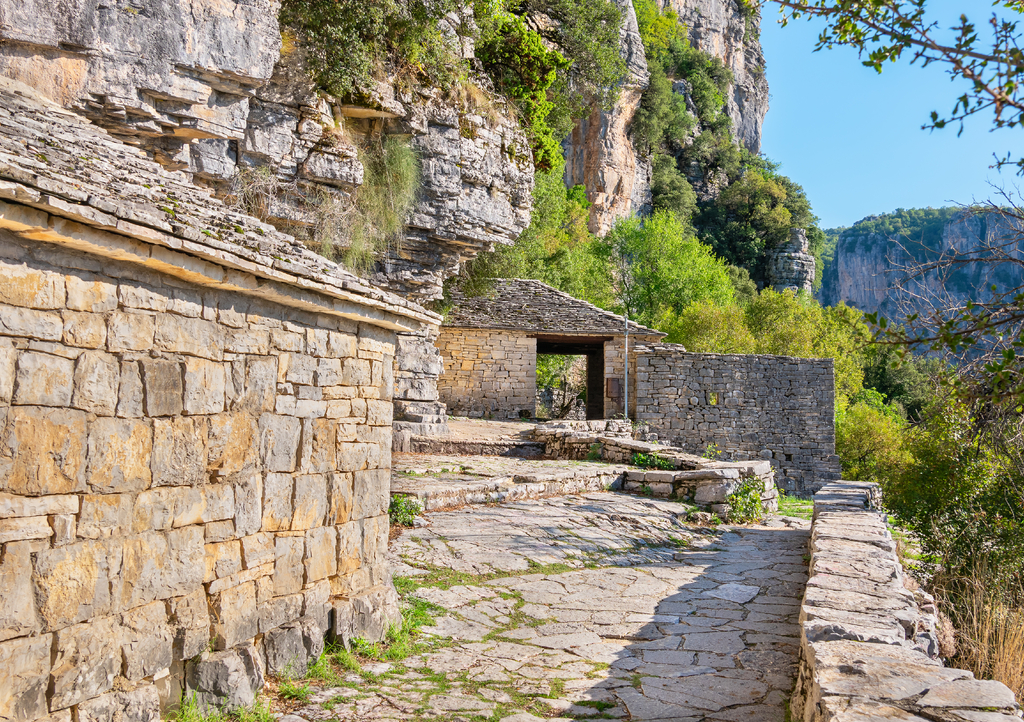 Lais Puzzle - Kloster von Agia Paraskevi. Monodendri, Griechenland - 1.000 Teile p-292913