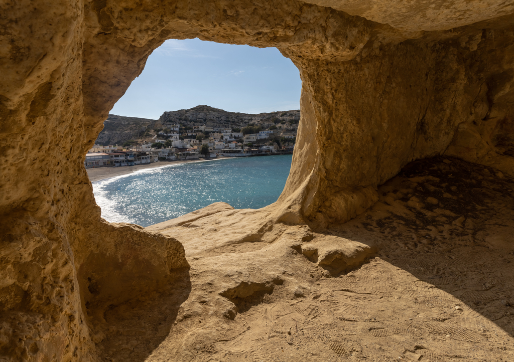 Lais Puzzle - Beeindruckende römische Katakomben in den Sandsteinfelsen über dem Strand von Matala, Kreta, Griechenland - 1.000 Teile p-292919