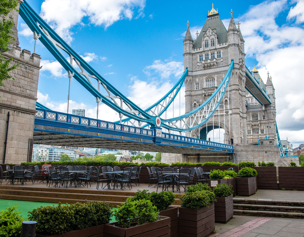 Lais Puzzle - Londoner Tower Bridge an einem bewölkten Tag - 40, 100, 200, 500, 1.000 & 2.000 Teile p-293179