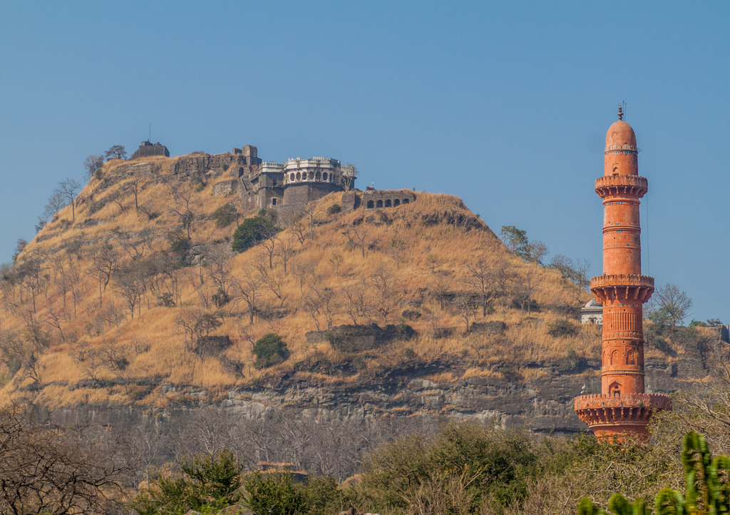 Lais Puzzle - Daulatabad Fort und Chand Minar (Turm des Mondes), Bundesstaat Maharashtra, Indien - 1.000 Teile p-296015