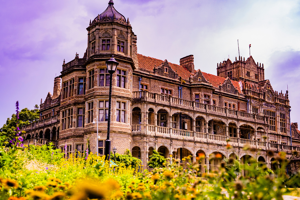 Lais Puzzle - Das Indian Institute of Advanced Study ist ein Forschungsinstitut mit Sitz in Shimla, Indien - 2.000 Teile p-296022