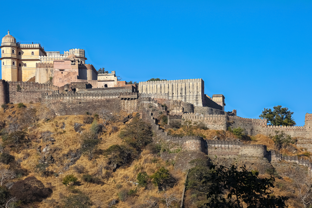Lais Puzzle - Mittelalterliches Kumbhalgarh Fort auf einem Berg in Rajasthan, Indien - 2.000 Teile p-296070