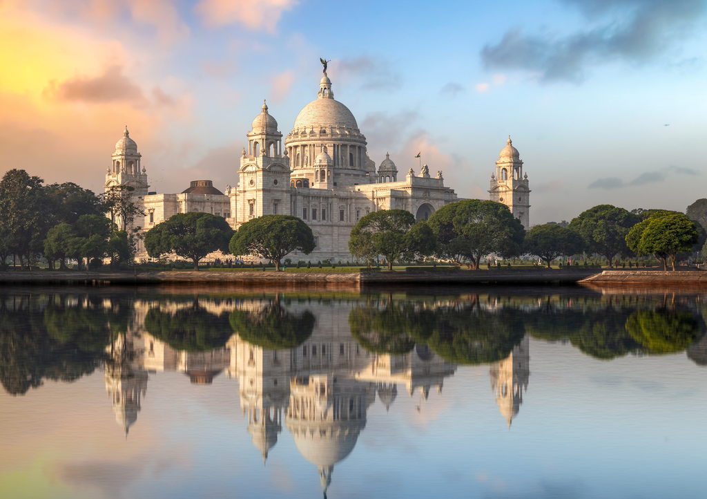 Lais Puzzle - Victoria Memorial Monument Kolkata bei Sonnenaufgang mit Wasserspiegelung - 1.000 Teile p-296297