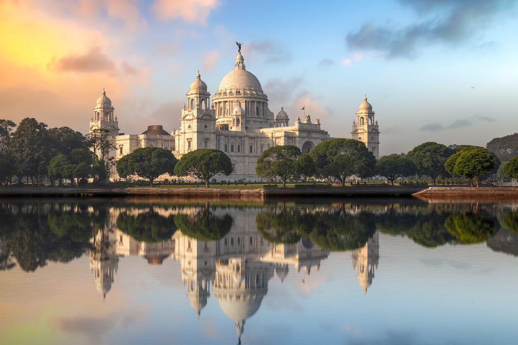 Lais Puzzle - Victoria Memorial Monument Kolkata bei Sonnenaufgang mit Wasserspiegelung - 2.000 Teile p-296298