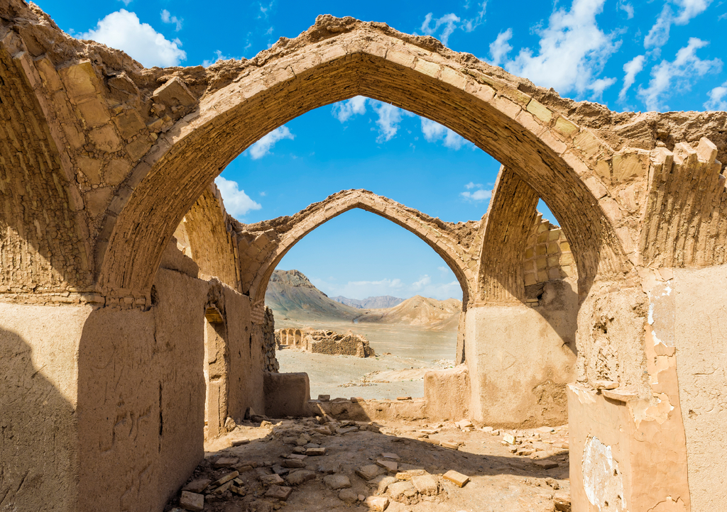 Lais Puzzle - Ruinen von Ritualgebäuden in der Nähe des zoroastrischen Turms des Schweigens Dakhmeh, Yazd, Iran - 1.000 Teile p-296915